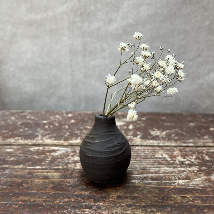 Mini vázička na luční kvítí černá