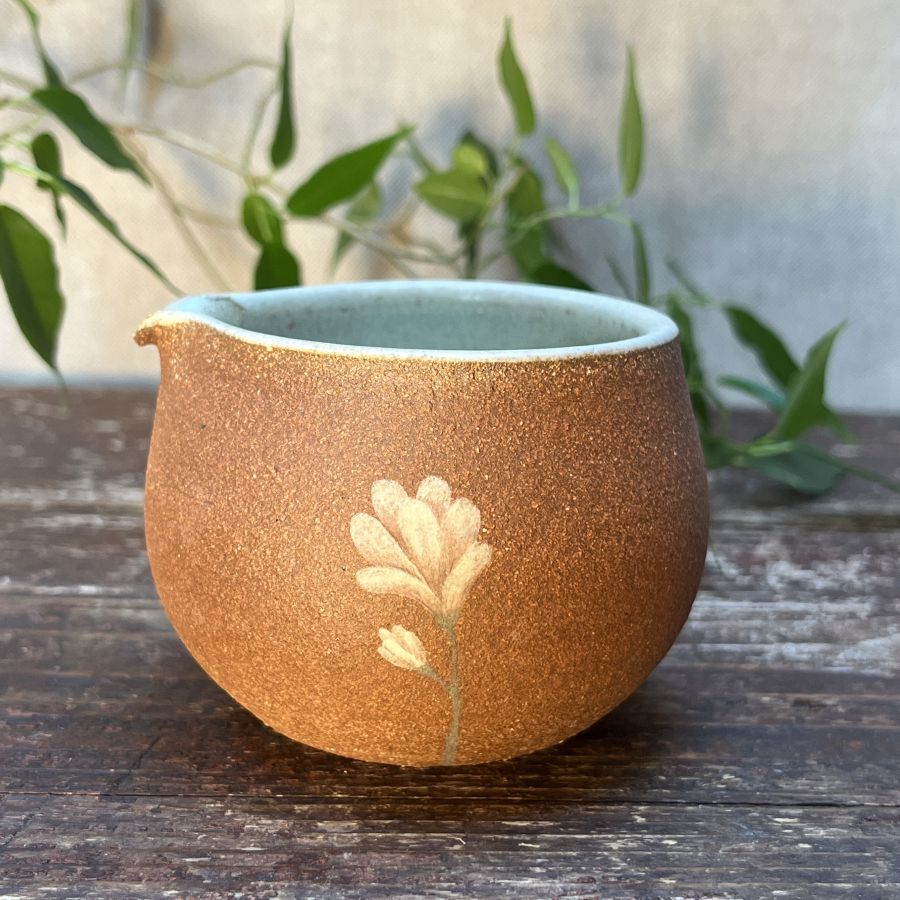 Čajový slíváček s malbou magnolie