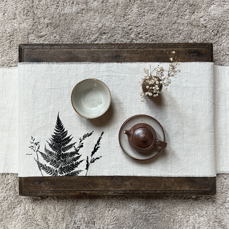 Lněné kapradinové chabu v krémové barvě