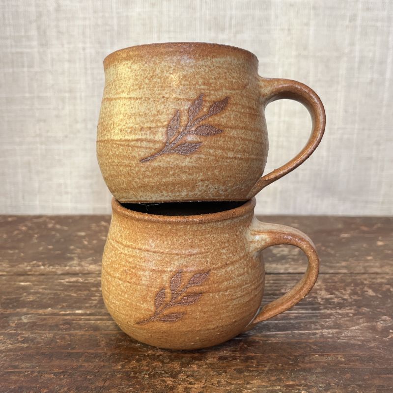 Dvojice malých hrnečků na kafe