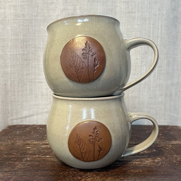 Hrnek Louka s krémovou glazurou