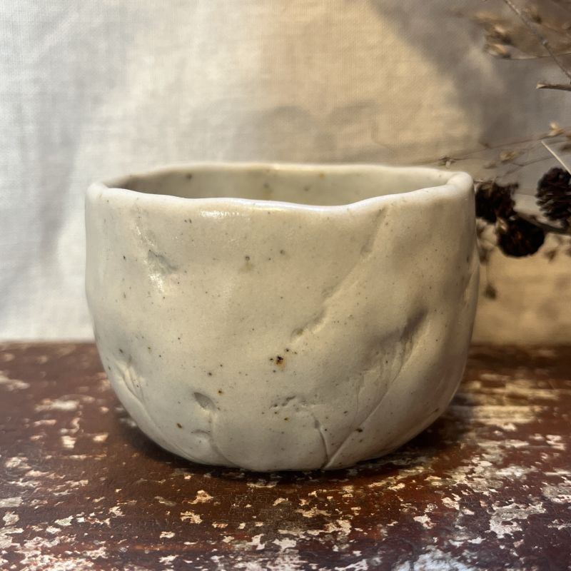 Mačkaný šálek Tichá louka