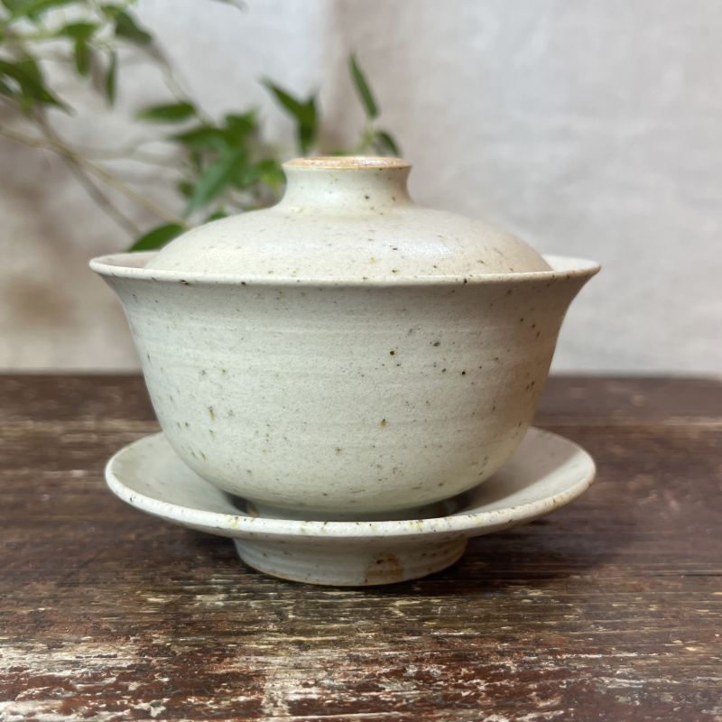 Gaiwan Cream satin s podtáckem