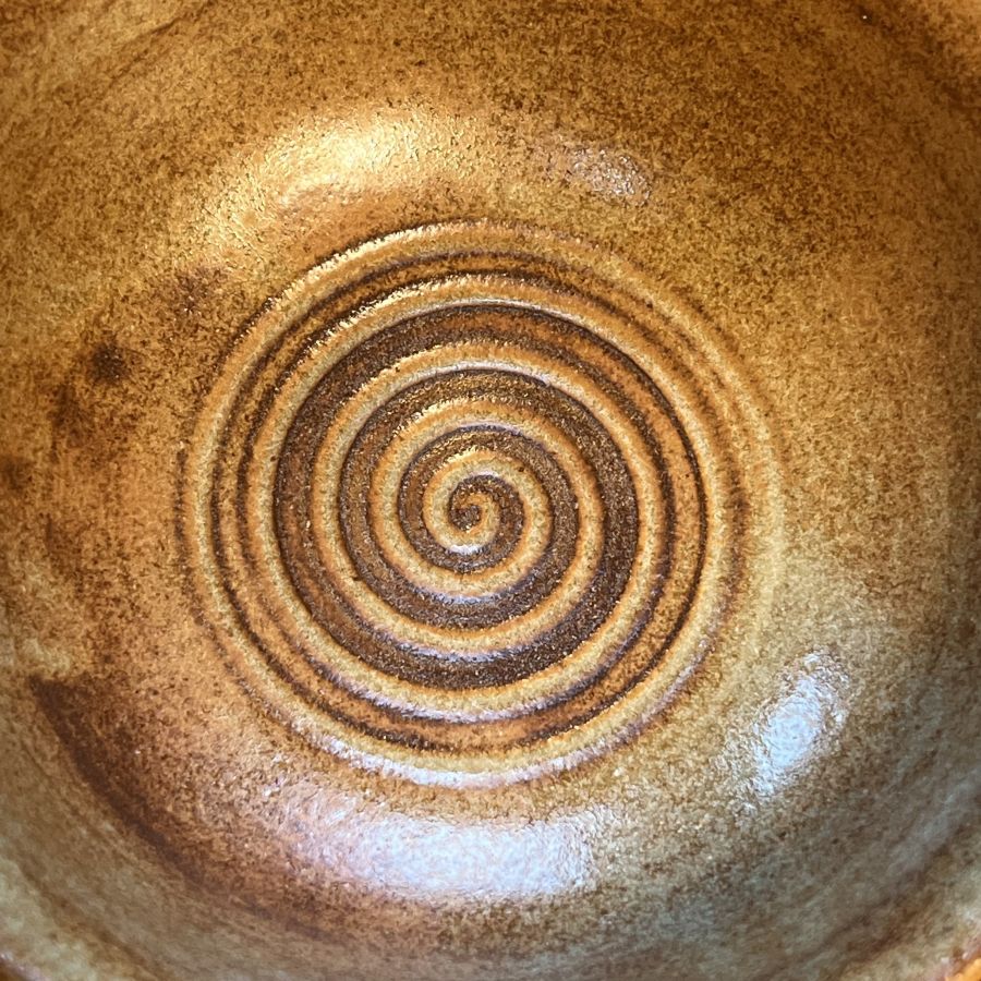 Čajová miska se spirálou