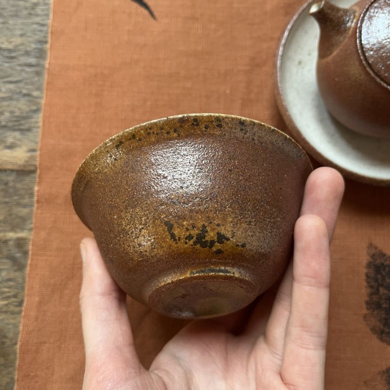 Sada čajového nádobí - konvička, tácek a šálek