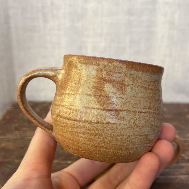 Dvojice malých hrnečků na kafe