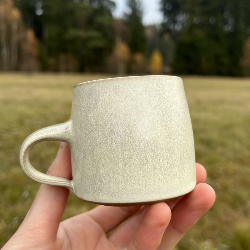 Krémový hrnek Větvík