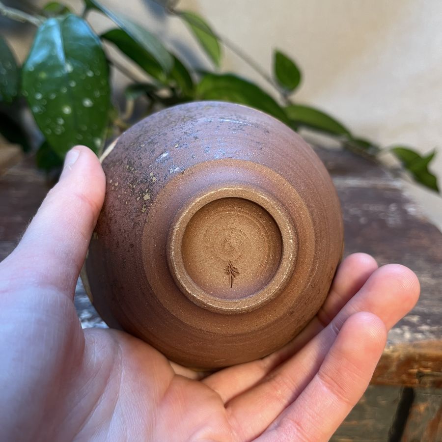 Čajová miska hnědo-béžová