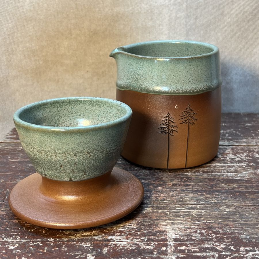 Kávový set - dripper a džbánek se smrky