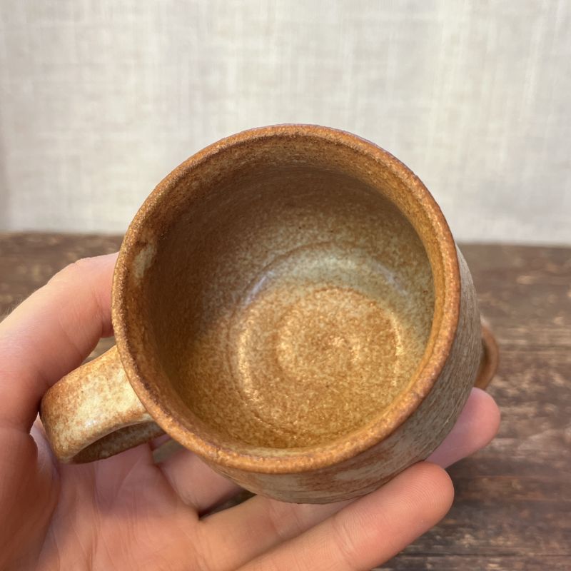 Dvojice malých hrnečků na kafe