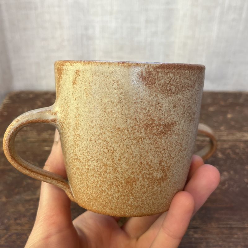 Pár lístečkových hrnků