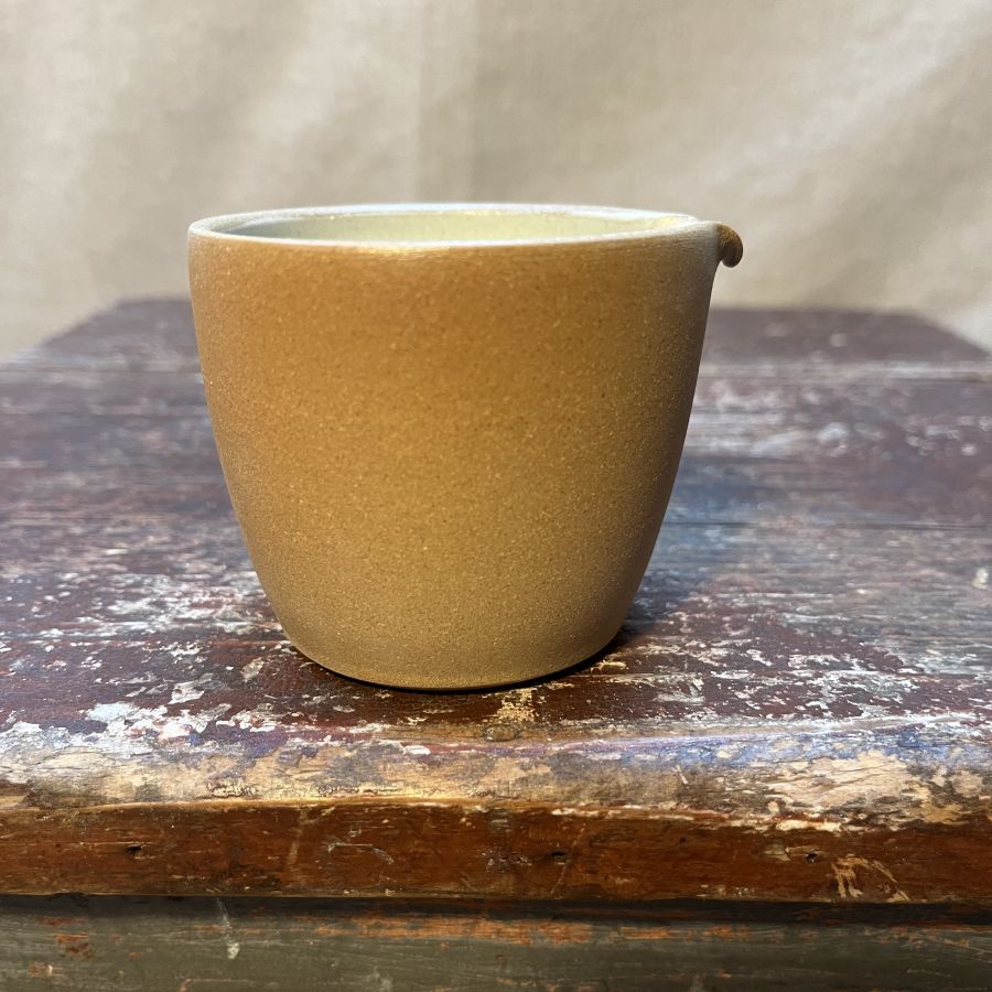 Čajový slíváček s vážkou