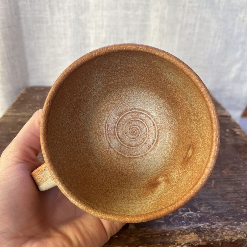 Dvojice hrnků se spirálou