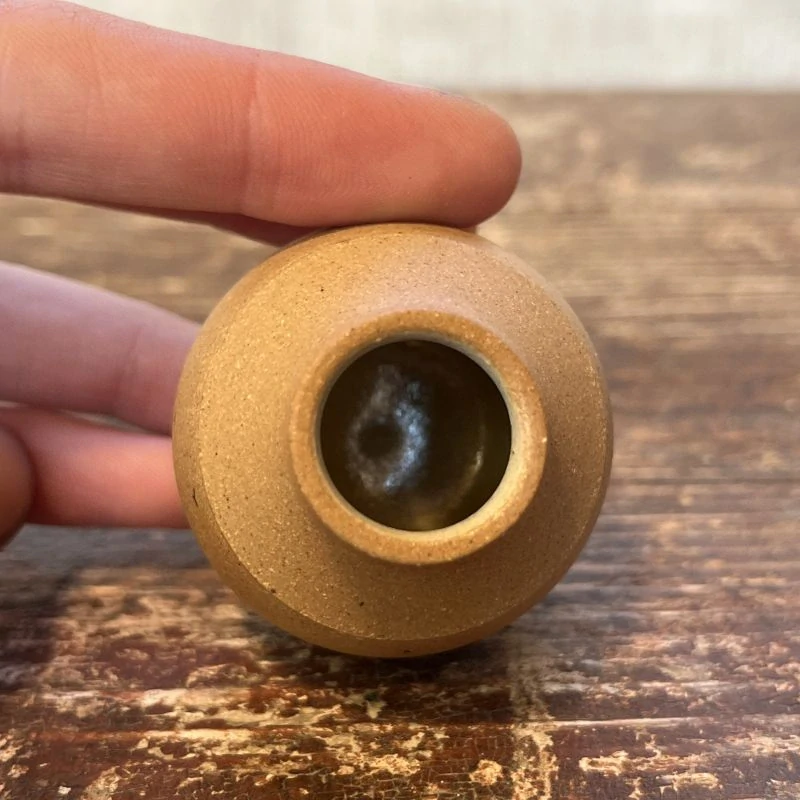 Miniaturní vázička s malbou inspirovanou Japonskem