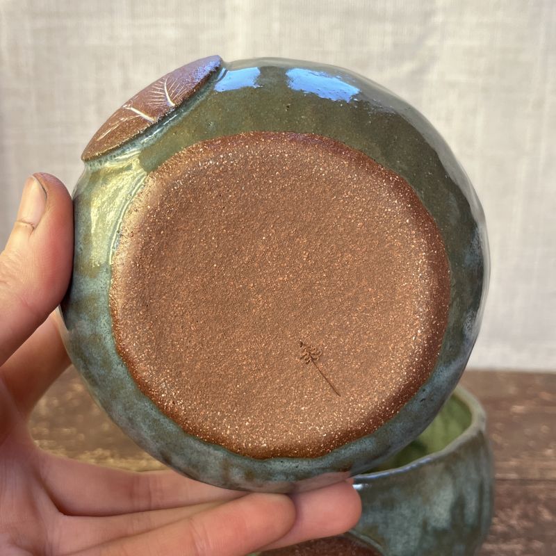 Mačkané kalíšky Louka