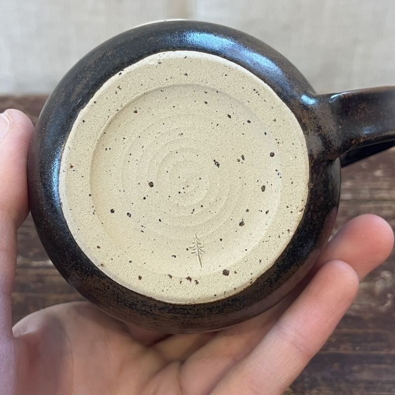 Keltský hrnek s triskelem