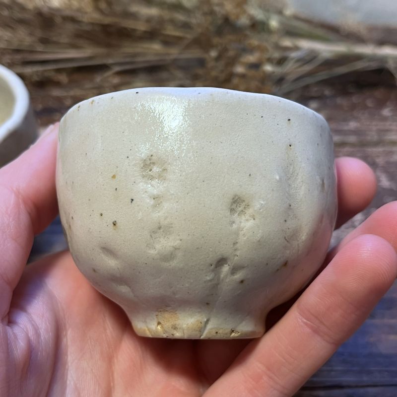 Dvojice mačkaných šálků Cream satin - Tichá louka