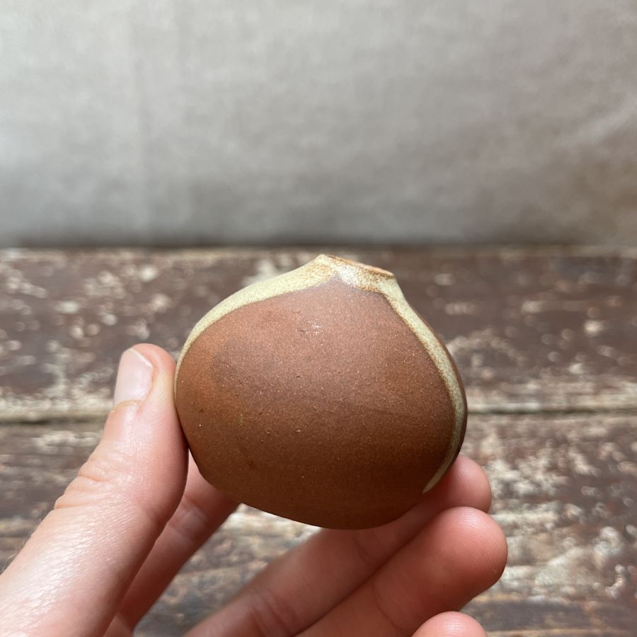 Mini vázička hnědo-béžová