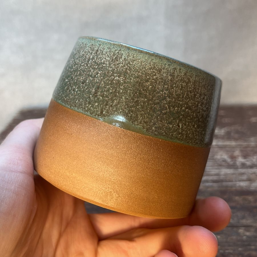 Kalíšek s luční trávou