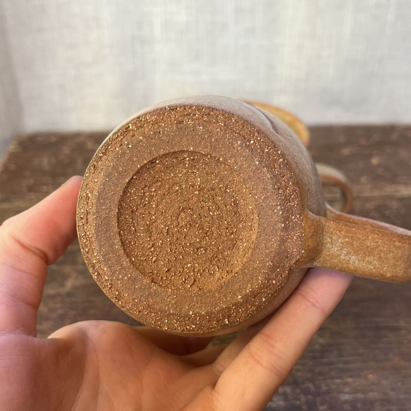 Pár lístečkových hrnků