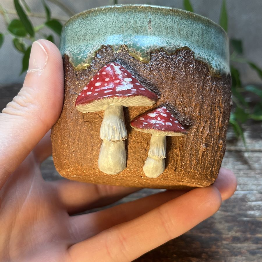 Kalíšek s muchomůrkami